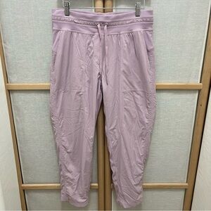 Lululemon Dance Studio Mid-Rise Lined Crop Size 8